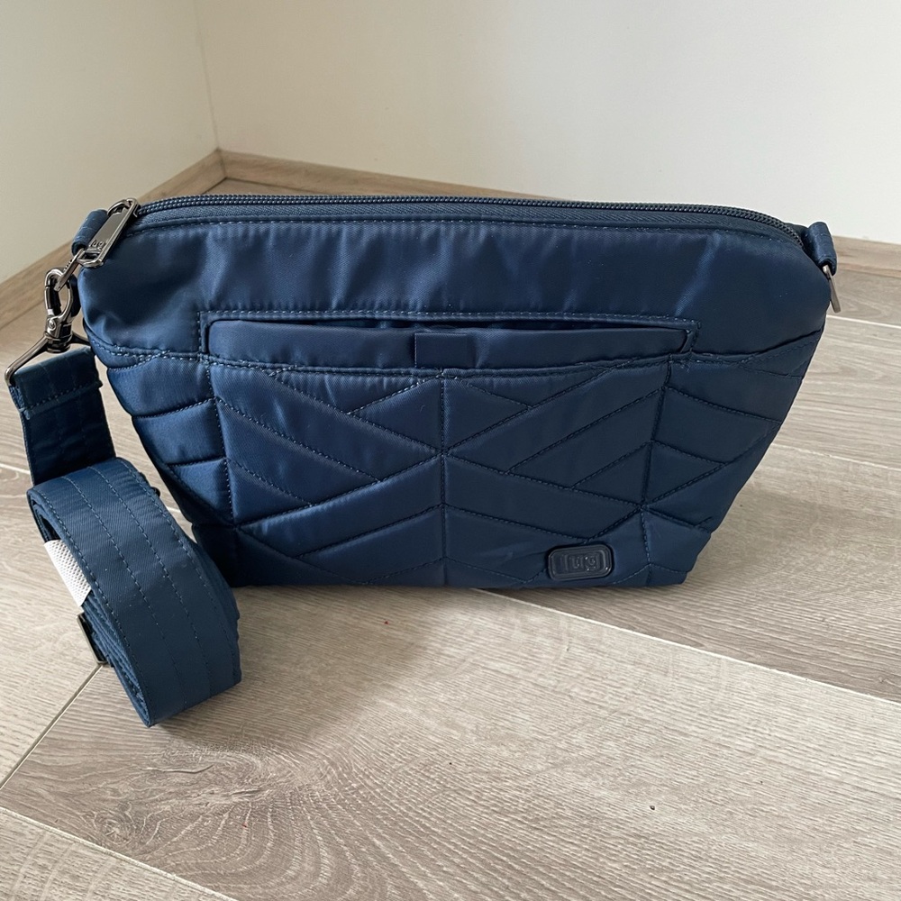 EUC Lug Flare in Navy